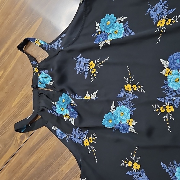 Torrid Black Tank Top with Blue and Yellow Floral Design - Picture 5 of 8